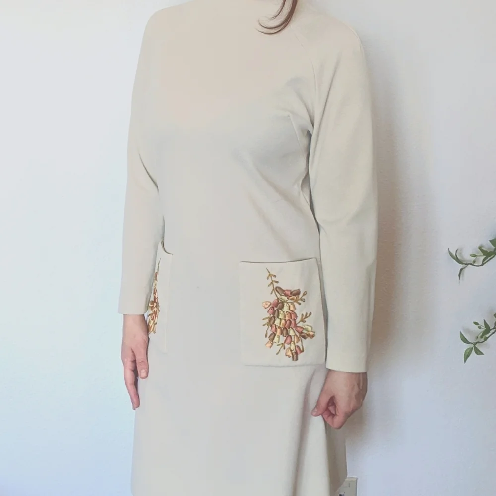 60s Mod Dress Neutral Vintage Retro Funnel Neck Pocket Accents M - Picture 2 of 12